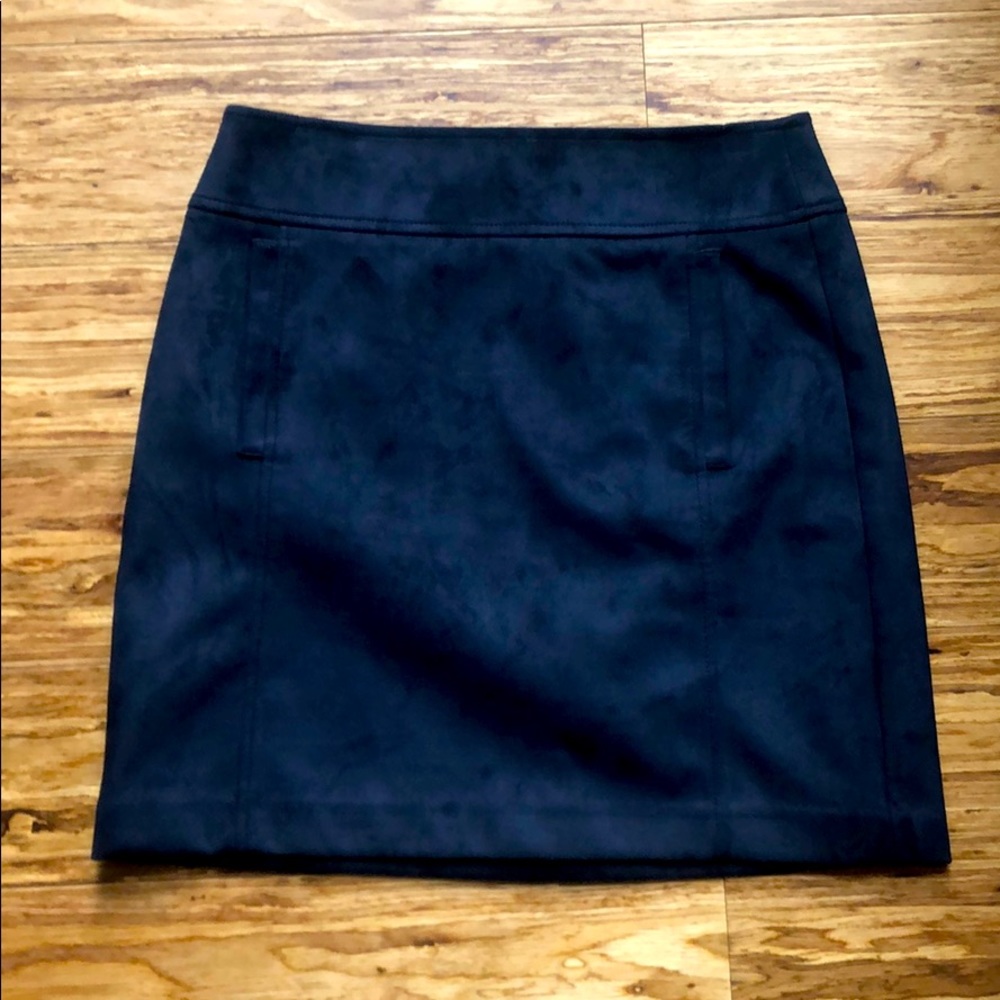 Loft size 6P suede like midi skirt.